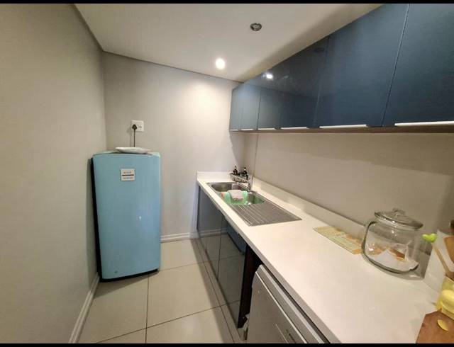 2 BEDROOM APARTMENT FOR SALE IN MENLO PARK